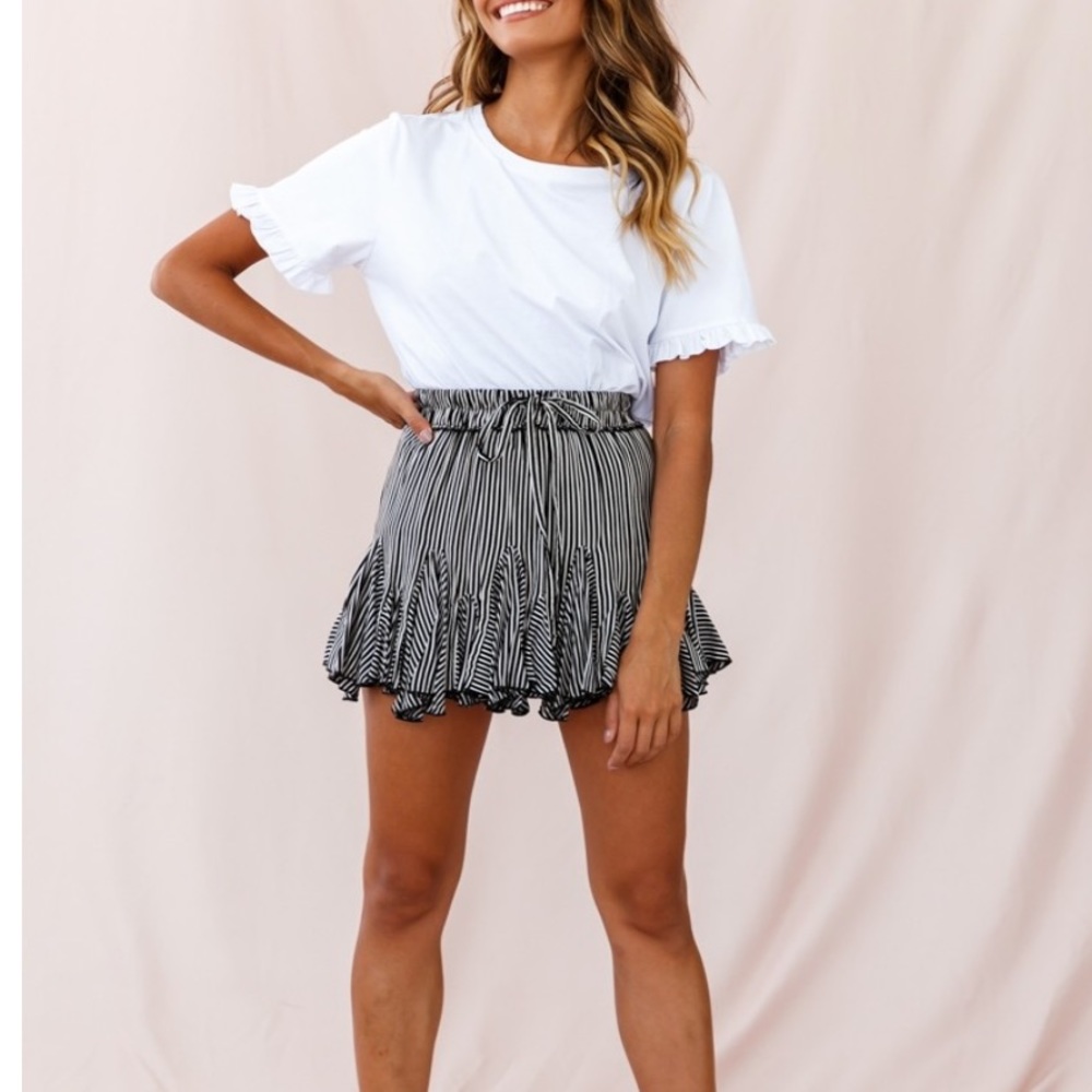 SELFIE LESLIE Robyn Pleated Stripe Black Skirt